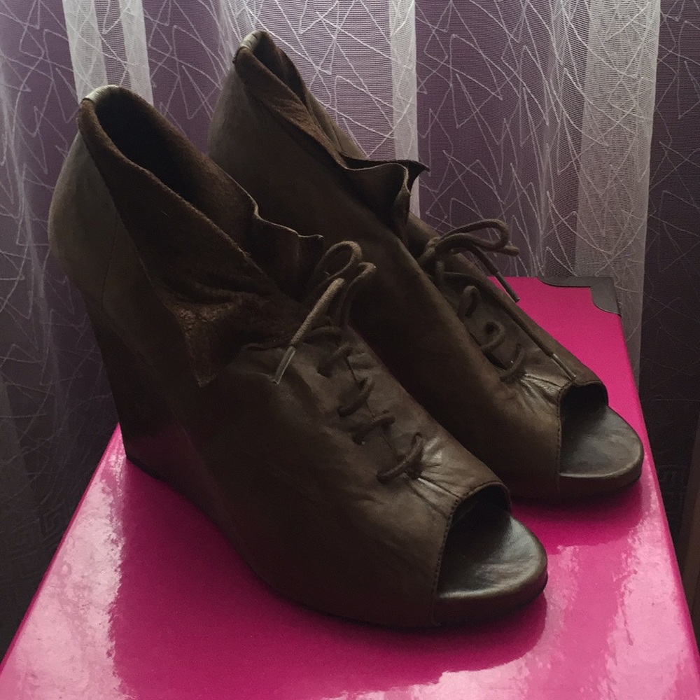 Sam Edelman open toe lace booties size 9.5